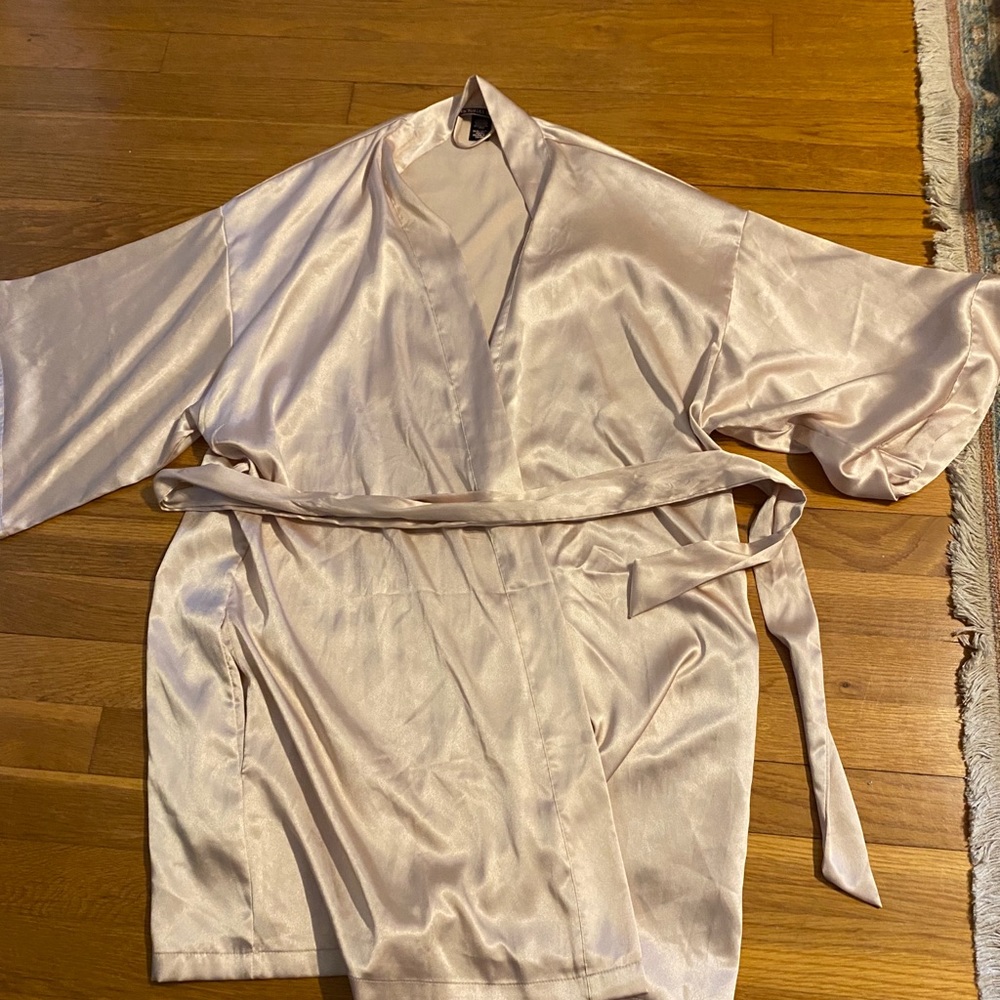 Champagne VS Silk Robe New